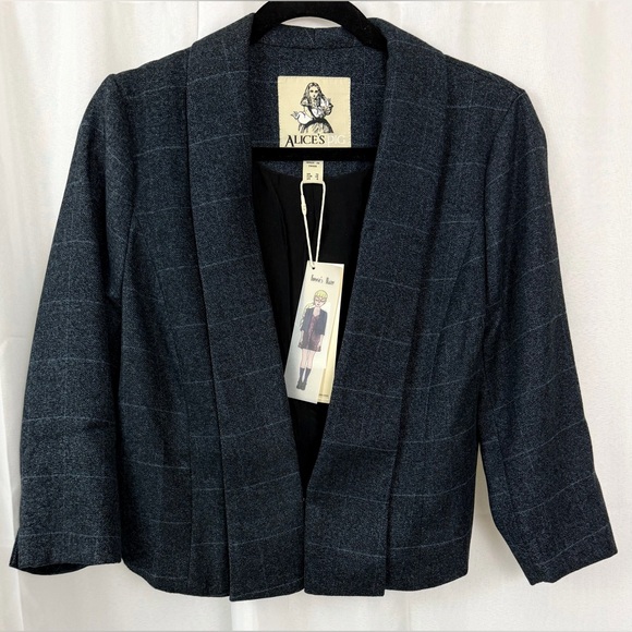 Alice’s Pig Jackets & Blazers - Alice’s Pig Dark Blue Plaid Cropped Three Quarter Sleeve Blazer    Size 6. NWT
